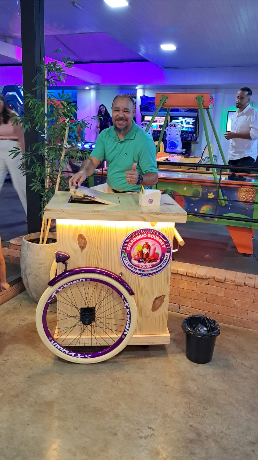 Carrinho gourmet de geladinhos para festas e eventos em São José do Rio Preto